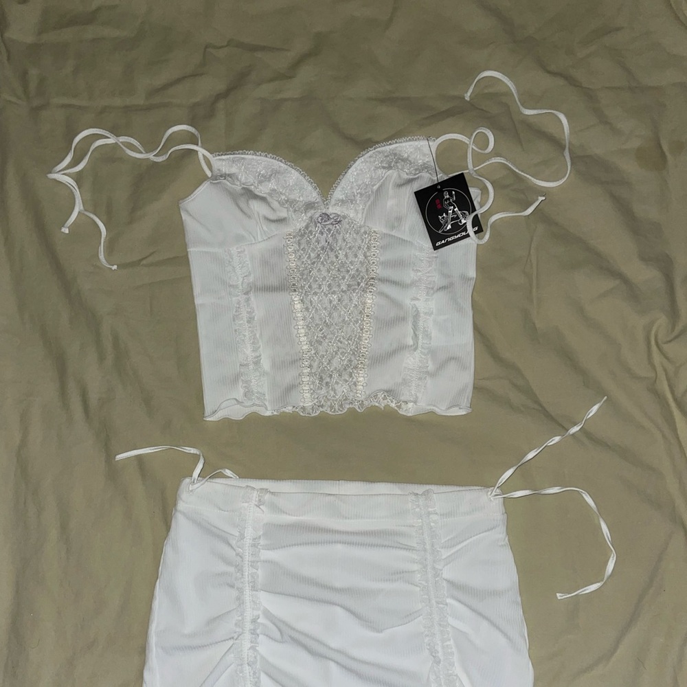 we gangyoung diamond skirt set white size small